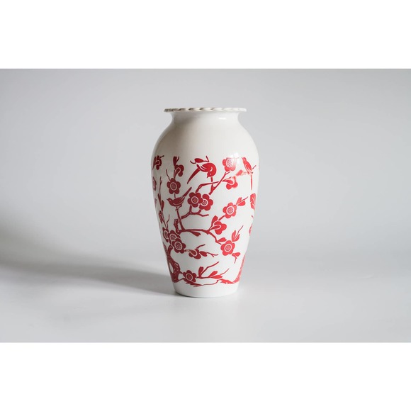 Vintage MCM Vitrock 9" Vase Anchor Hocking Red Birds & Flowers - Picture 2 of 7